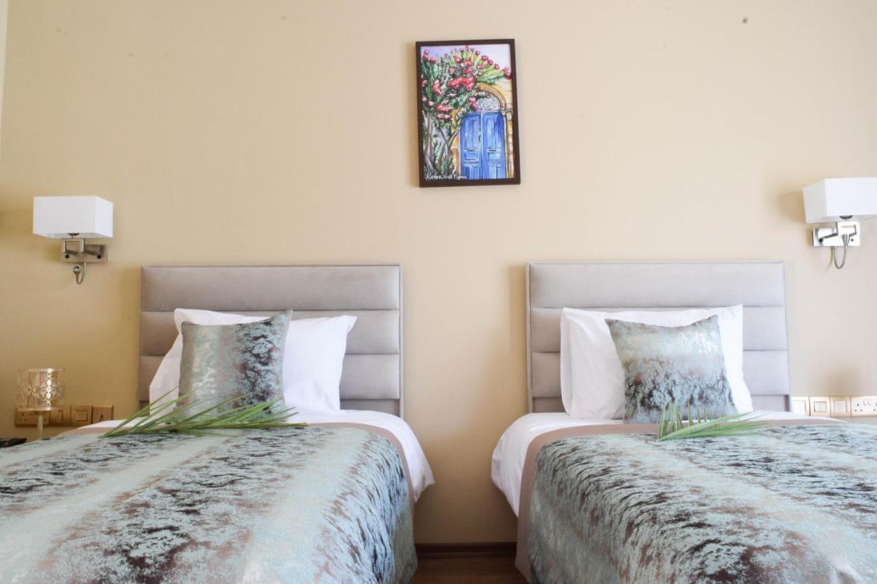 Golden Palms Guest House & Cafe Famagusta  Bagian luar foto