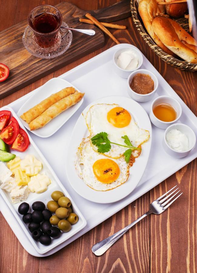 Golden Palms Guest House & Cafe Famagusta  Bagian luar foto