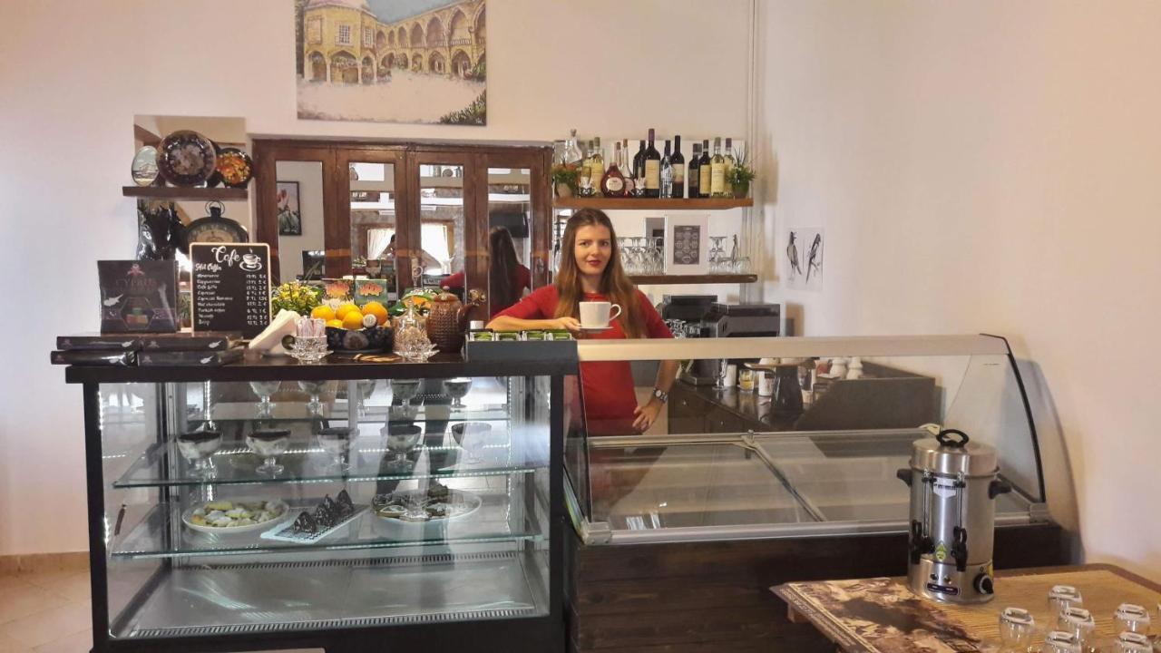 Golden Palms Guest House & Cafe Famagusta  Bagian luar foto